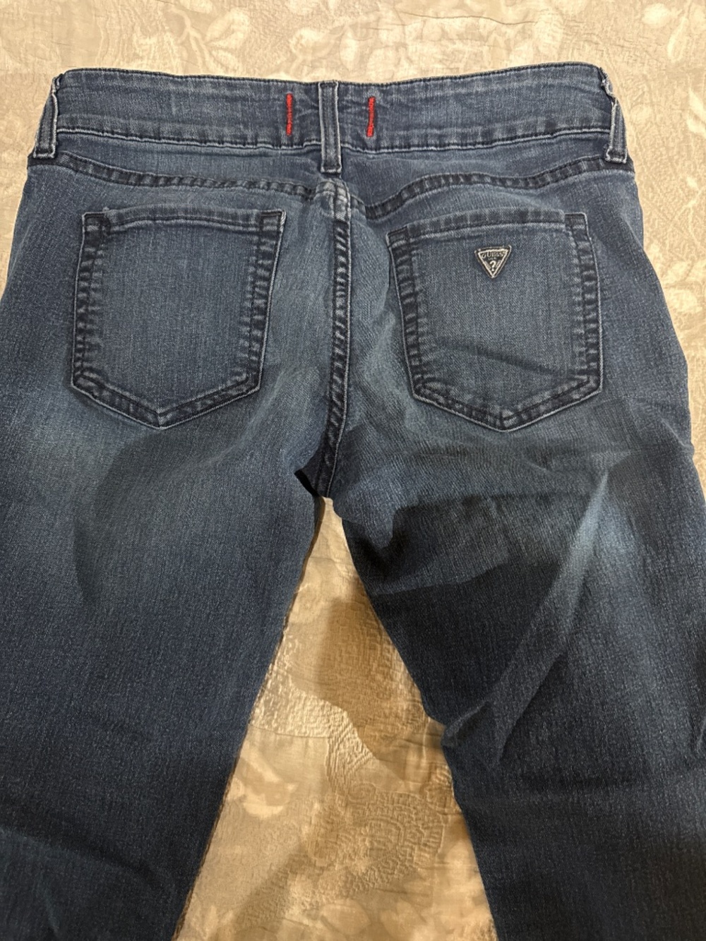 Guess Jeans - Picture 2 of 7